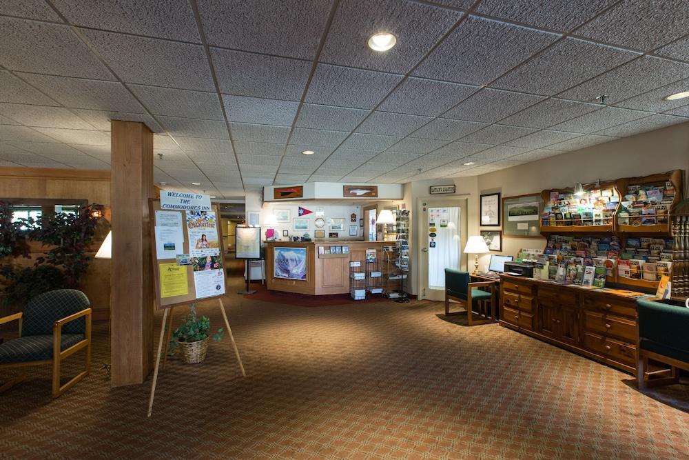 Commodores Inn Стоу Екстериор снимка