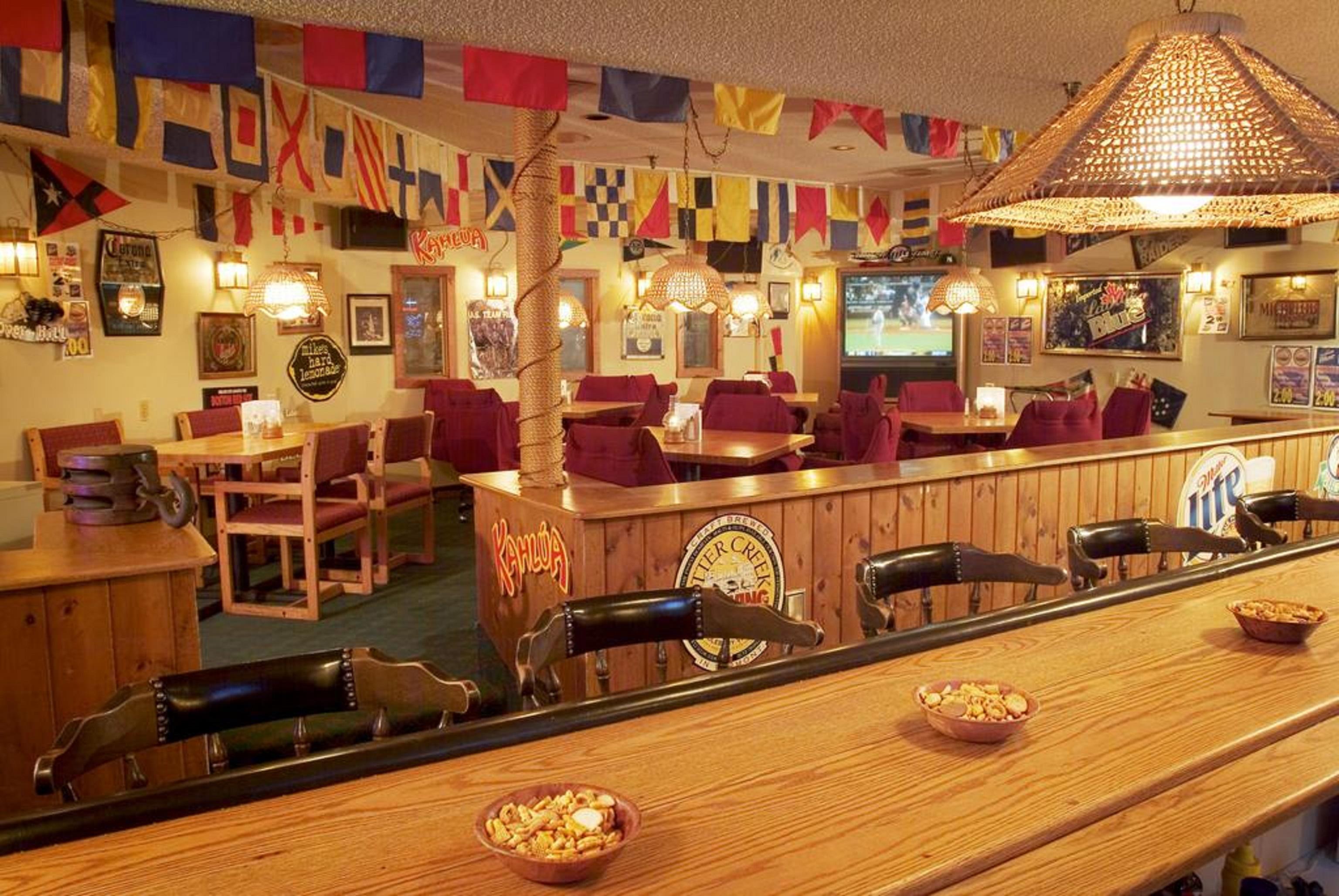Commodores Inn Стоу Ресторант снимка