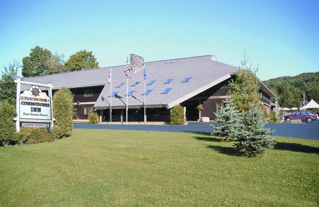 Commodores Inn Стоу Екстериор снимка