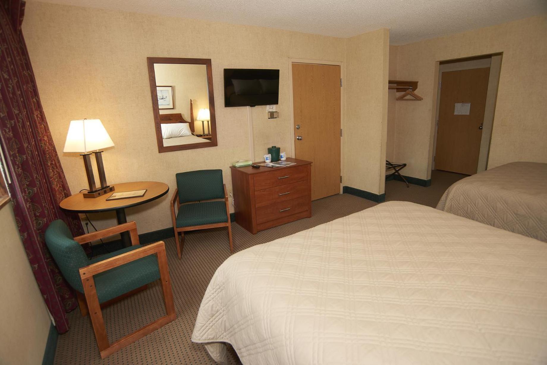 Commodores Inn Стоу Екстериор снимка