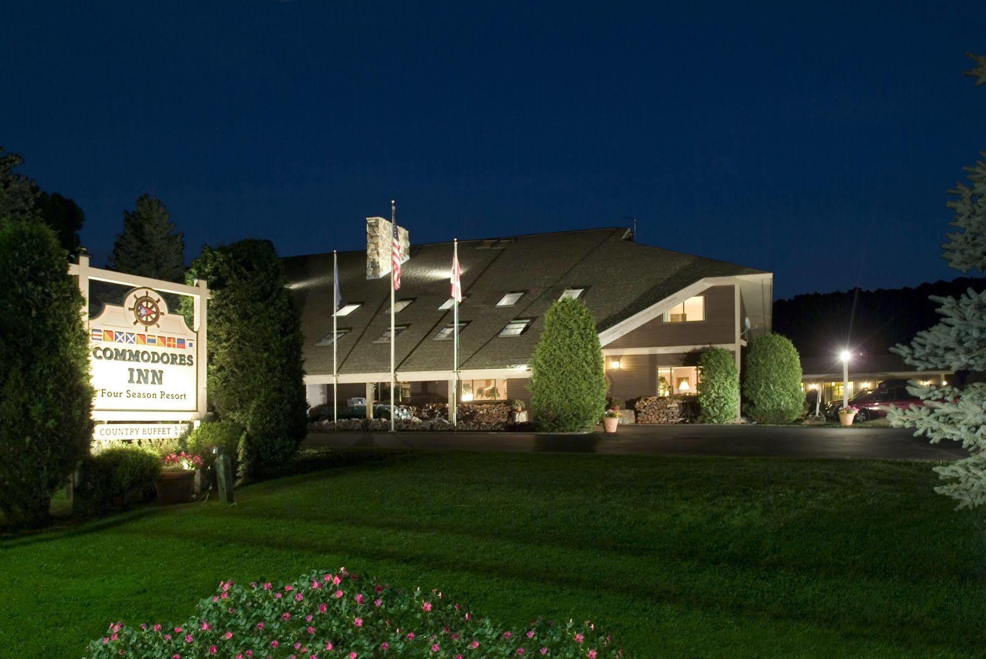 Commodores Inn Стоу Екстериор снимка