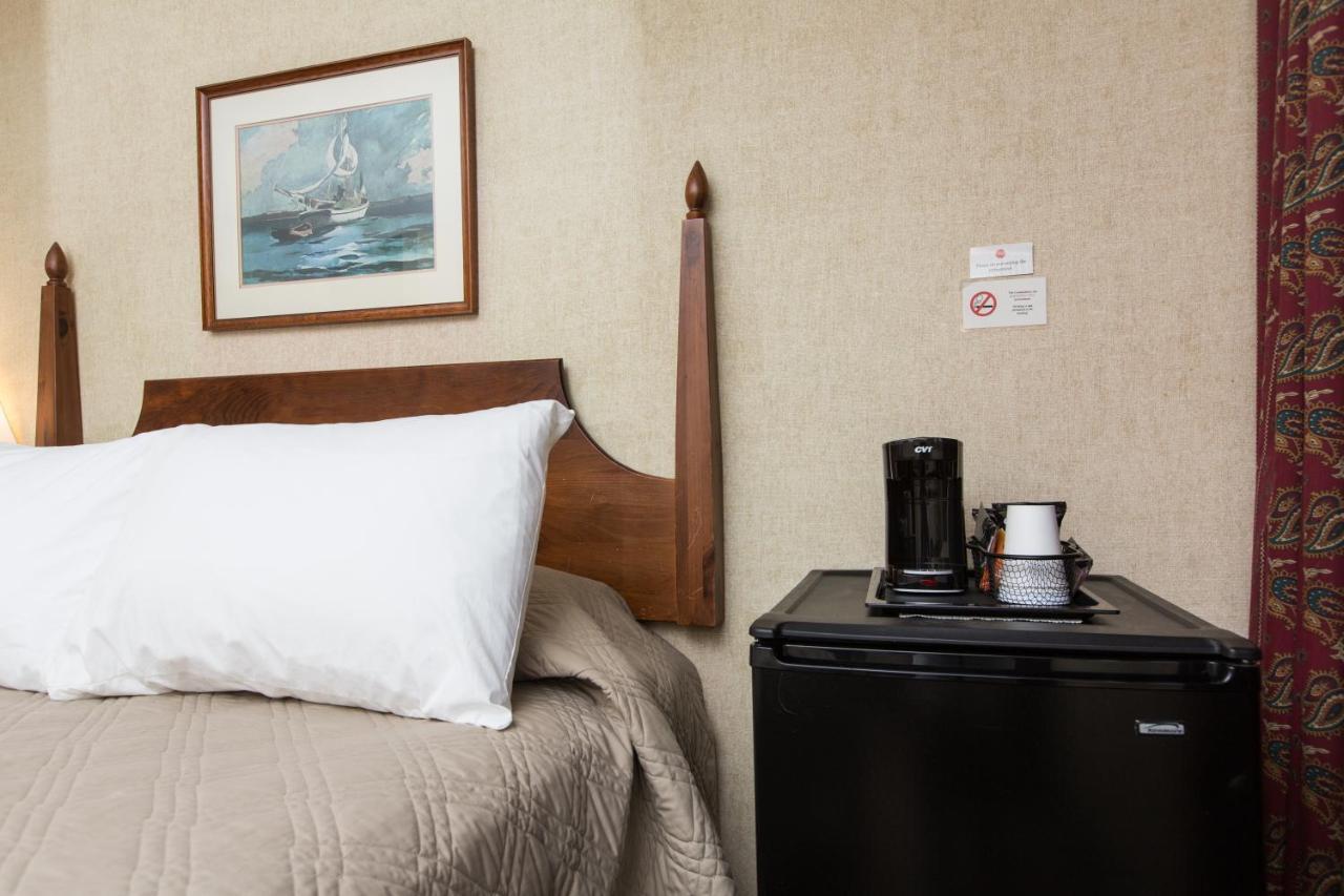 Commodores Inn Стоу Екстериор снимка