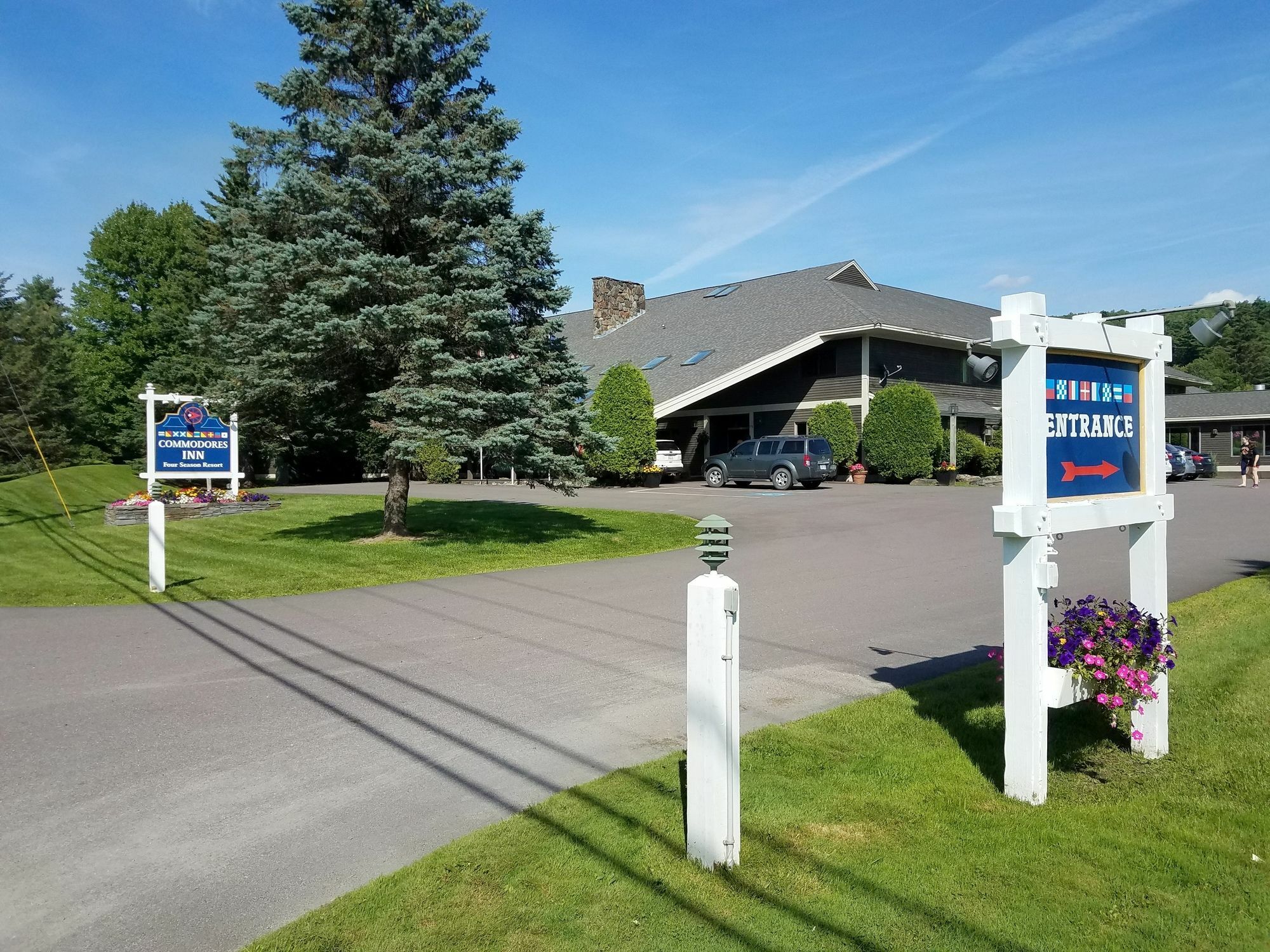 Commodores Inn Стоу Екстериор снимка
