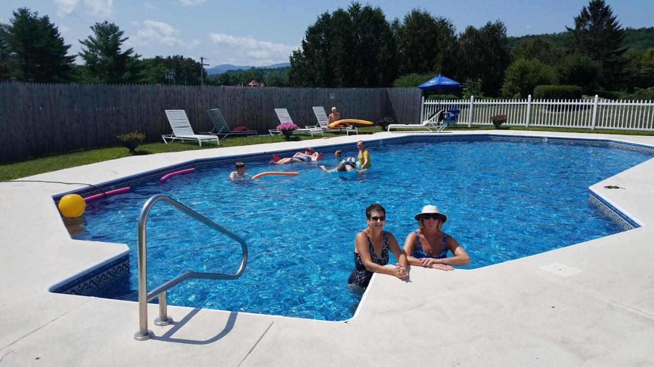 Commodores Inn Стоу Екстериор снимка